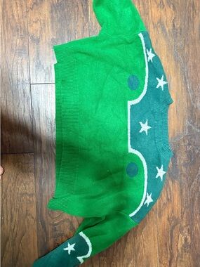 Green Star Accent Knit Sweater